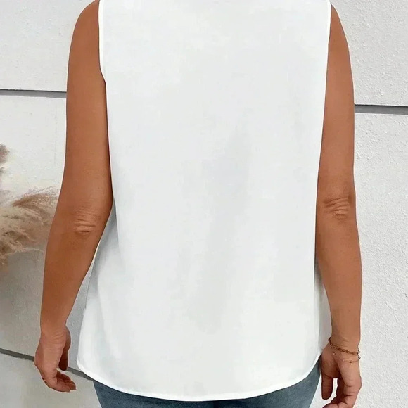 White Casual Women's Plus Size Solid Color Minimalist Sleeveless Tank Top - Picture 2 of 4